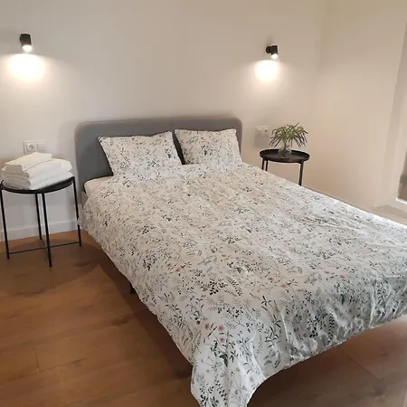 Apartmán New Krakowska - Przestronny, Z Widokiem, Czysto, Parking, Balkon *